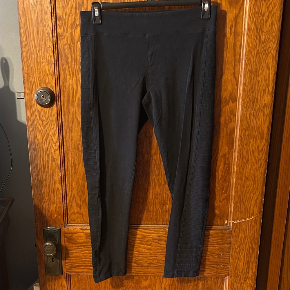 Black Leggings with Textured Side Panels